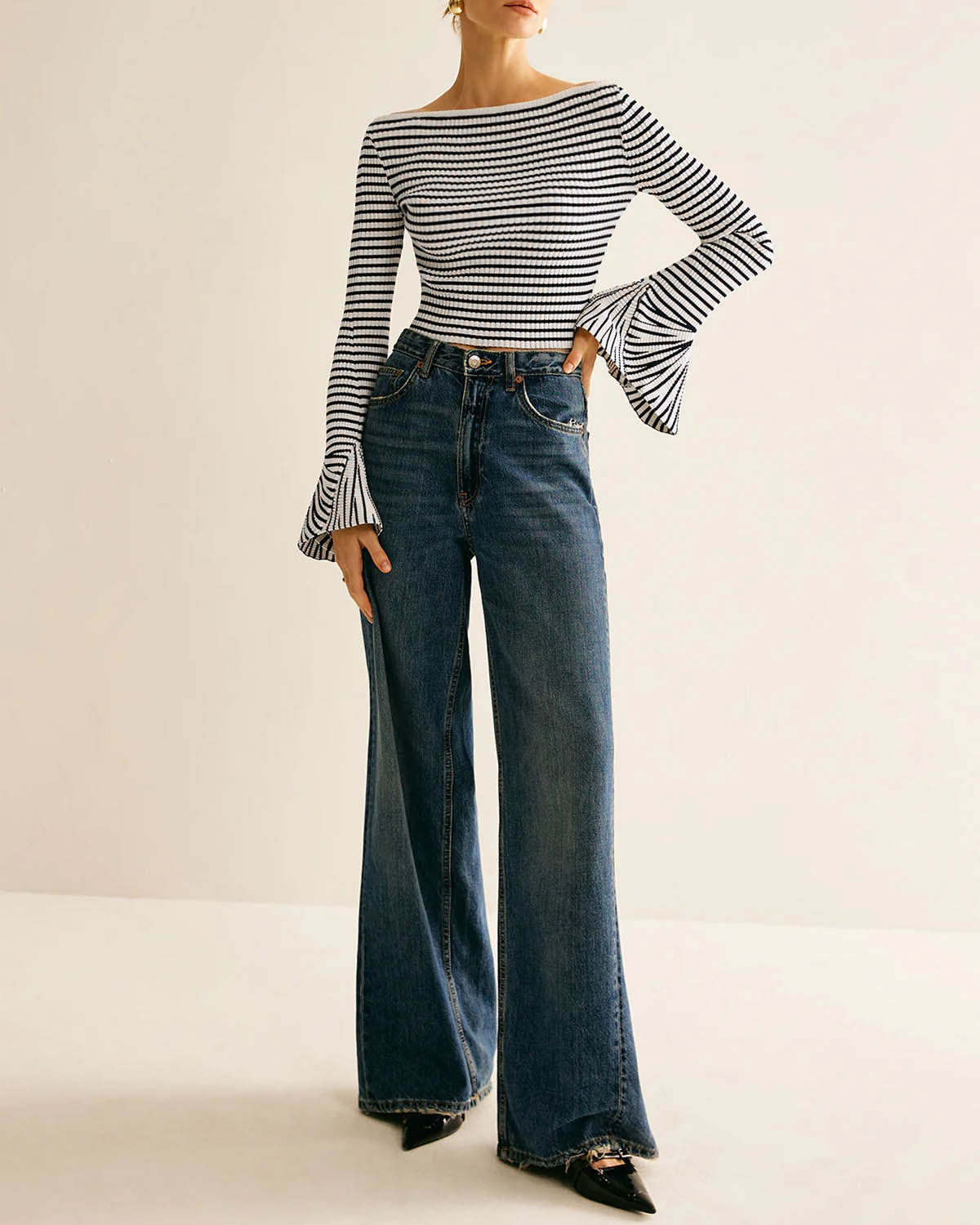 Siyah Çizgili Çan Kollu Tişört