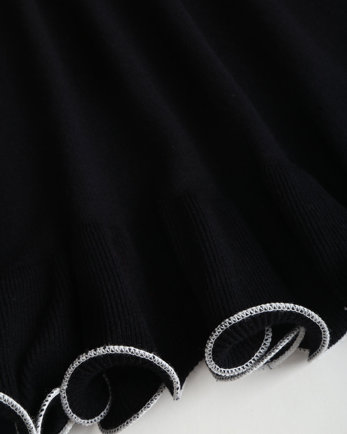 Siyah Kontrast Çan Kollu Örgü Kazak Elbise