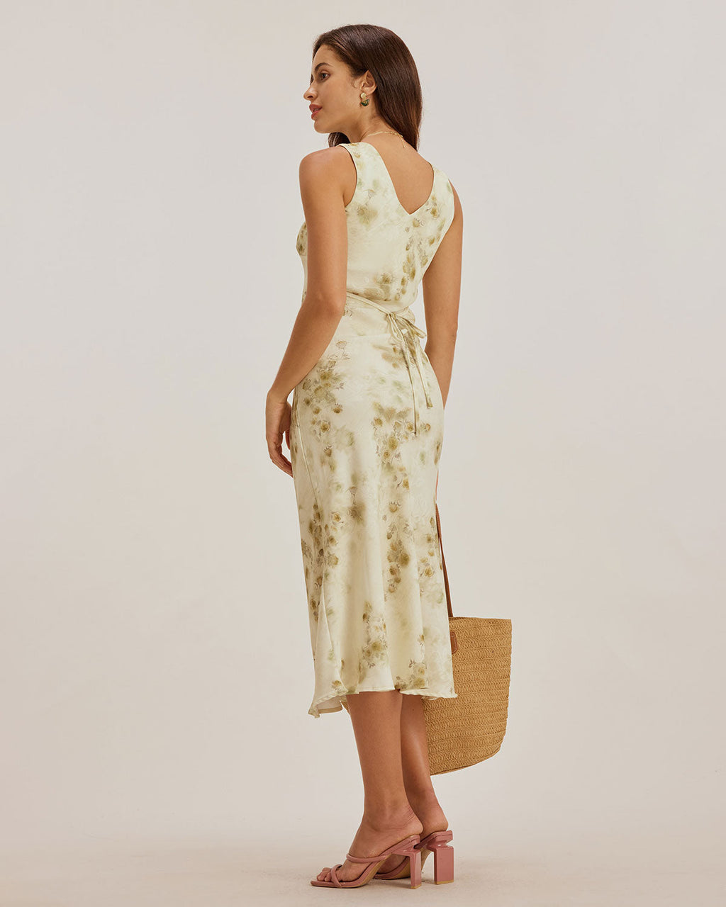 Yeşil Çiçekli Kıvrımlı Kolsuz Maksi Elbise