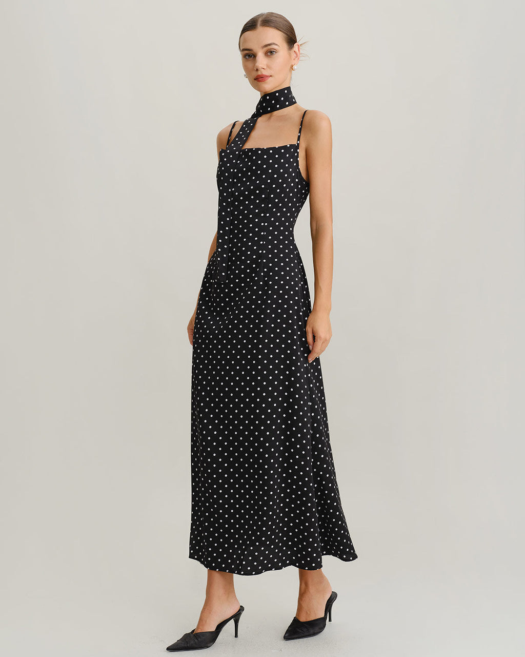 Siyah Polka Dot Kapüşonlu Slip Maxi Elbise