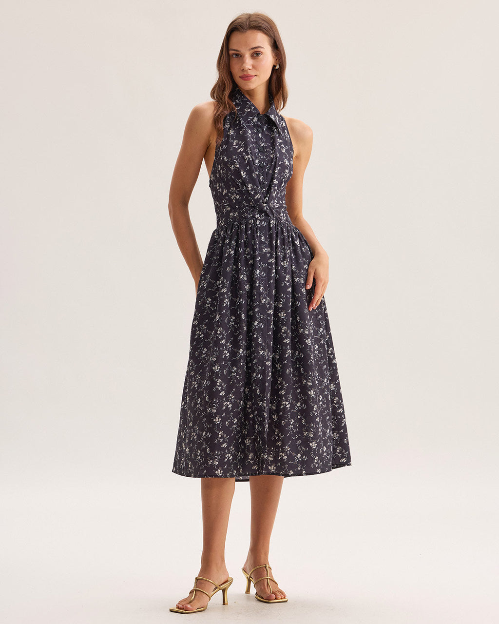 Siyah Çiçekli Büzgülü Sırtı Açık Midi Elbise