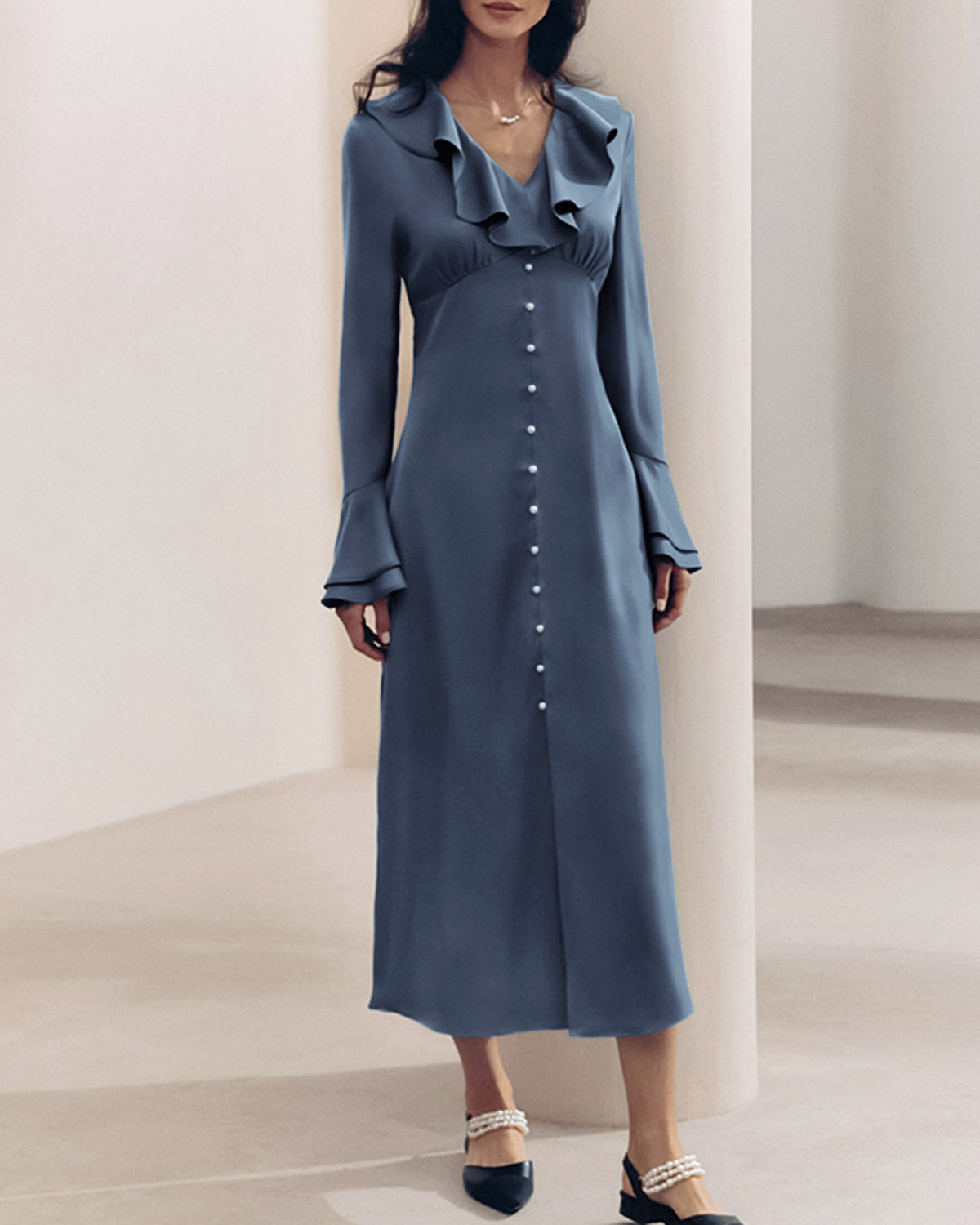 Mavi V Yaka Fırfırlı Saten Maxi Elbise