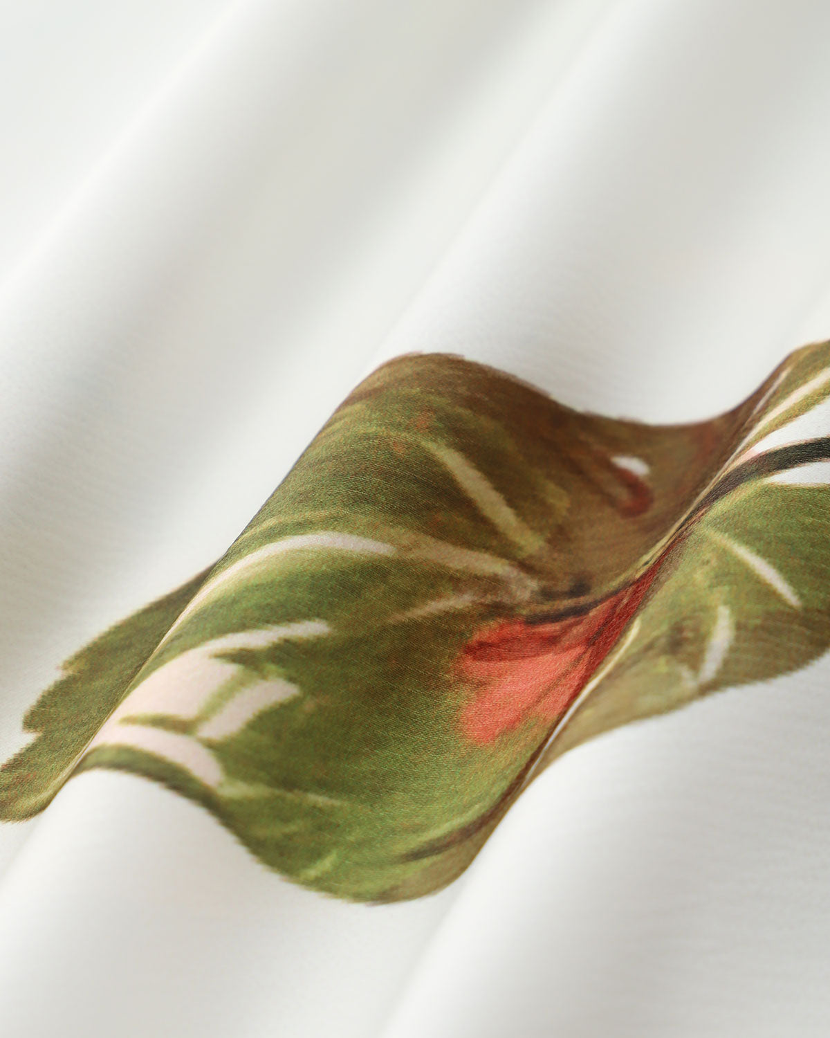 Beyaz Çiçekli Slip Midi Elbise