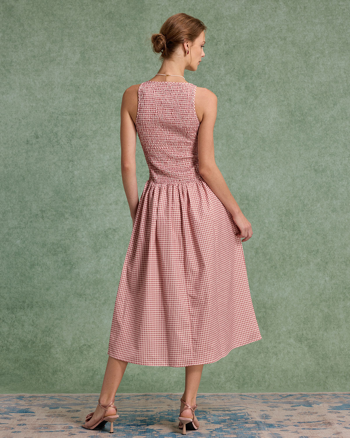 Kırmızı Kareli Büzgülü Kolsuz Midi Elbise