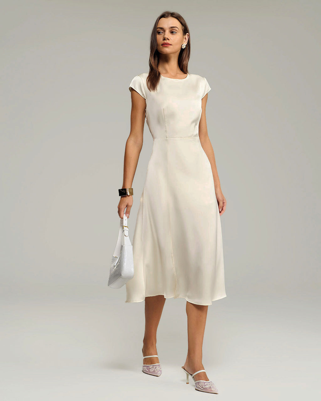 Bej Saten Kesik Yırtmaçlı Midi Elbise