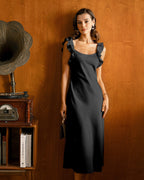 Siyah Volanlı Kare Yaka Slip Midi Elbise