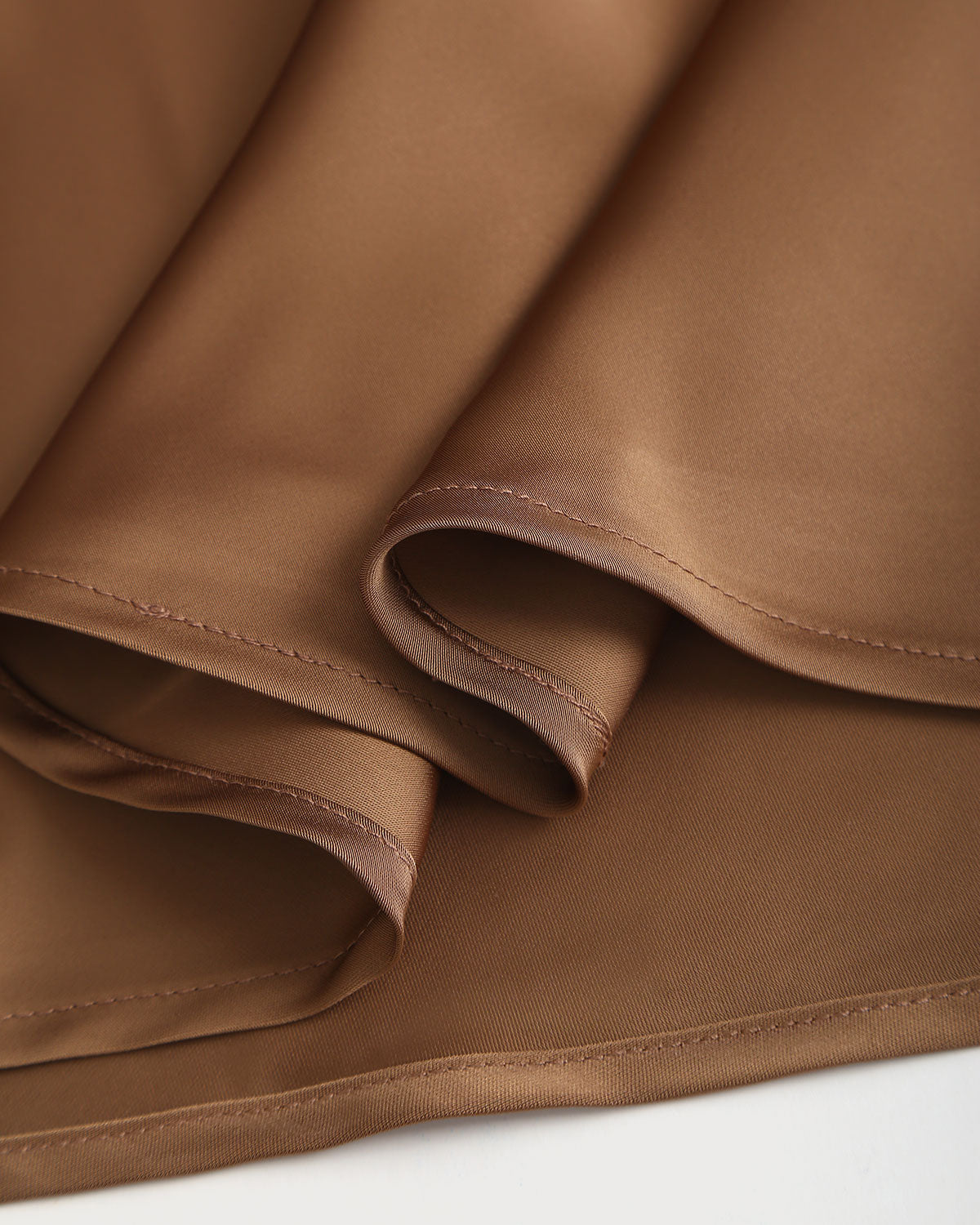 Kahve Saten Kayık Yaka Slip Midi Elbise