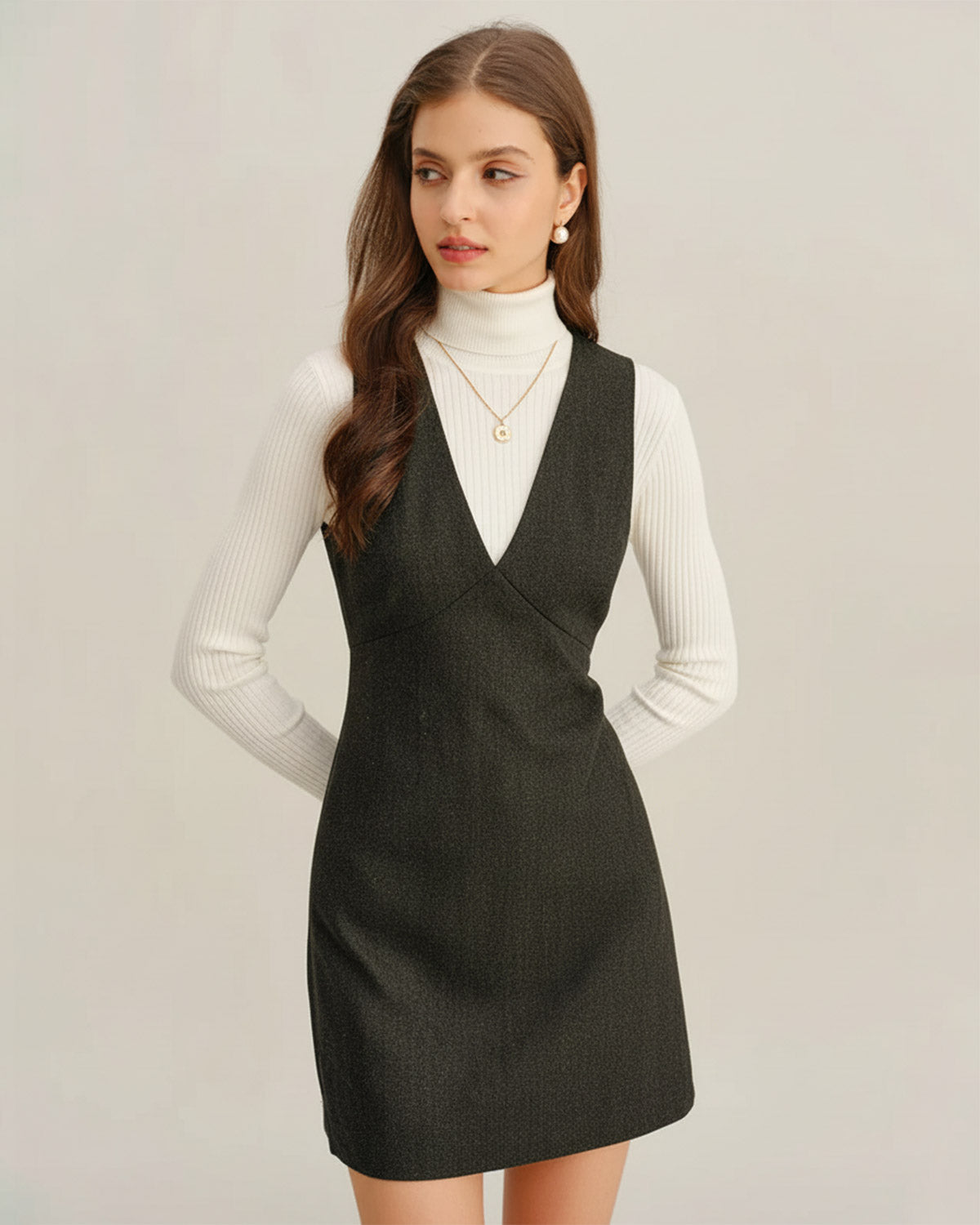 Koyu Yeşil V Yaka Kolsuz Mini Elbise