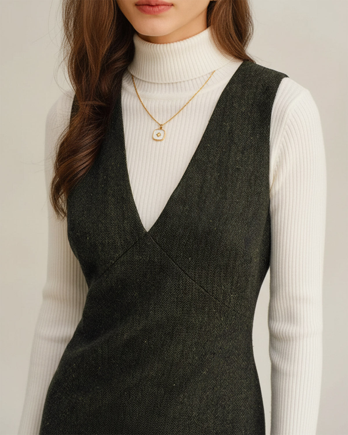 Koyu Yeşil V Yaka Kolsuz Mini Elbise