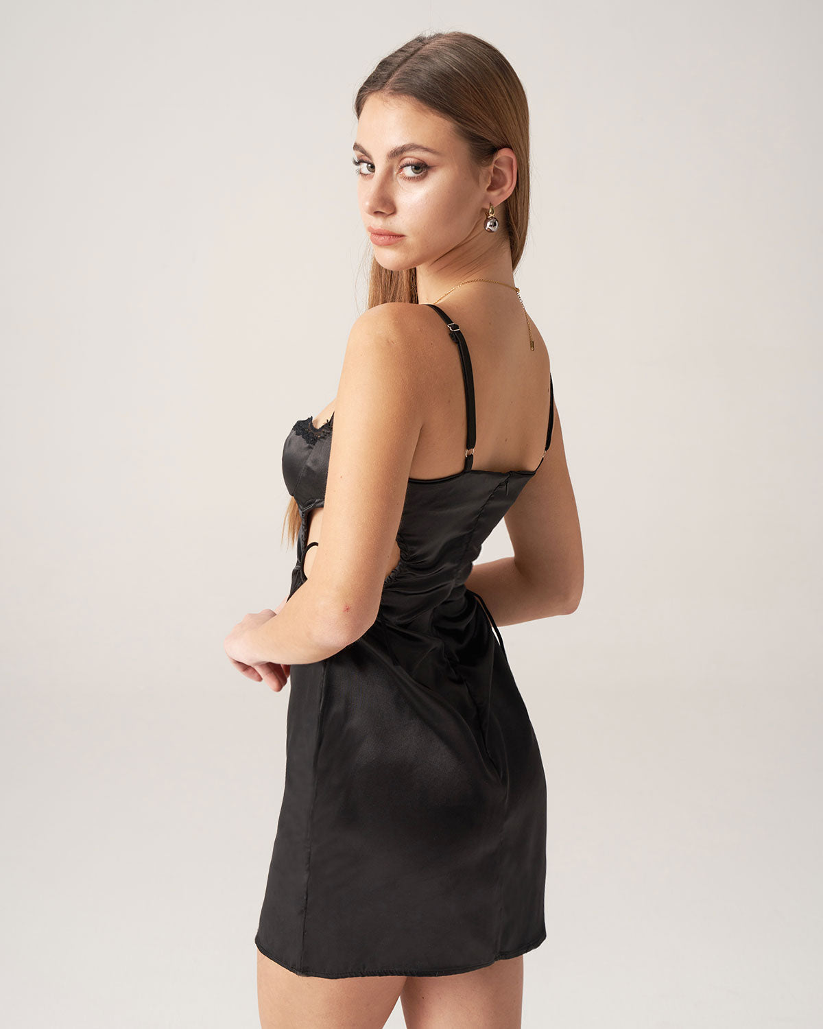 Siyah Dekolteli Slip Mini Elbise