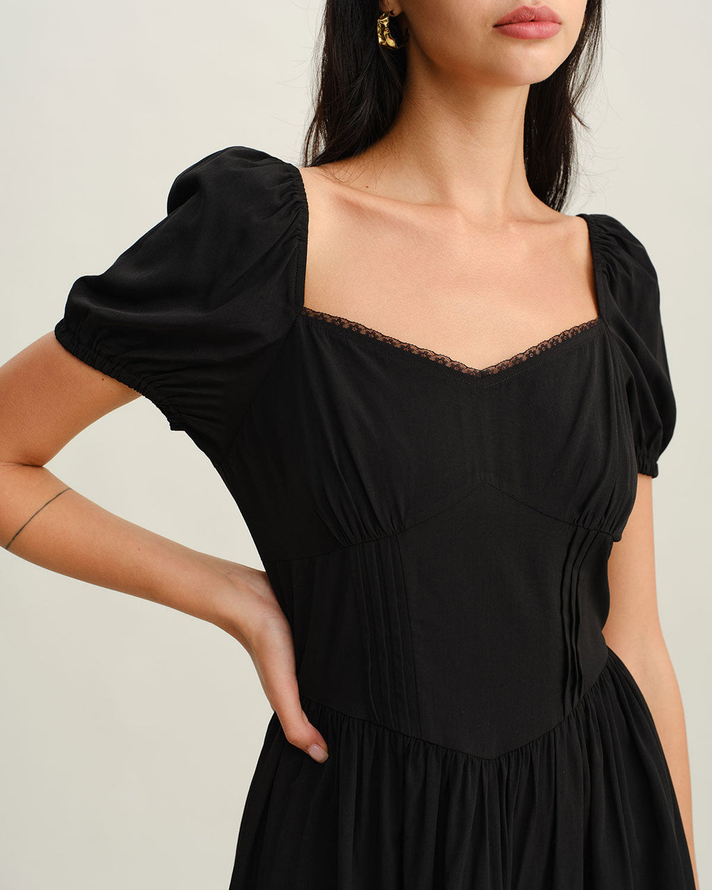 Siyah Kollu Mini Elbise