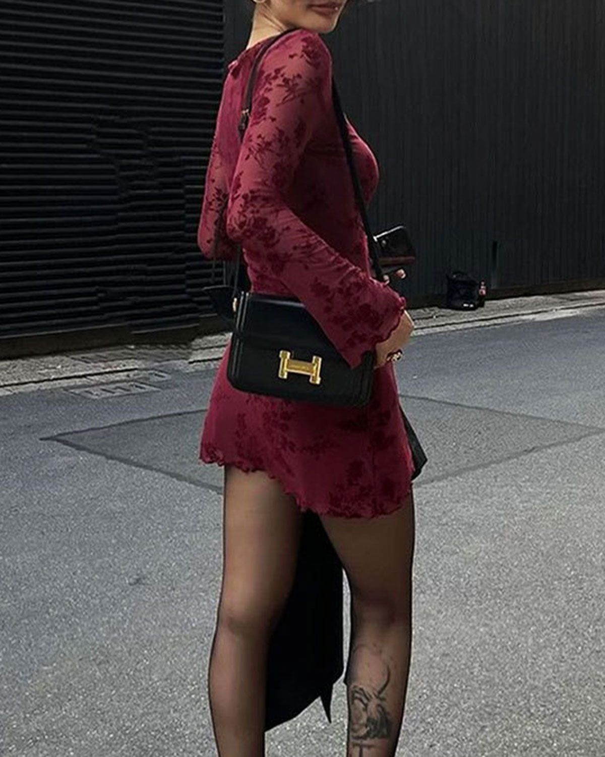 Kırmızı Çiçek Desenli Yuvarlak Yakalı Mini Elbise